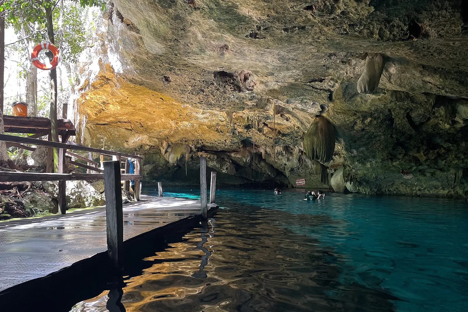 Cenote Dos Ojos